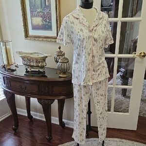 Ellen Degeneres White Pink Black Llama Pajama Set Soft Polyester Spandex S NEW